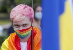 Transgender γυναίκες δεν μπορούν να φύγουν από την Ουκρανία λόγω ονόματος στο διαβατήριό τους