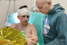 Ουκρανή μητέρα θηλάζει τραυματισμένη το μωρό της