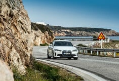 Η νέα ΒΜW i4 βάζει στην ηλεκτροκίνηση συναίσθημα
