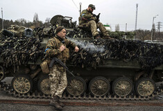 Pοlitico: Ο πόλεμος στην Ουκρανία μπαίνει σε νέα φάση- Η Δύση επιδιώκει να αυξήσει τις παραδόσεις όπλων 