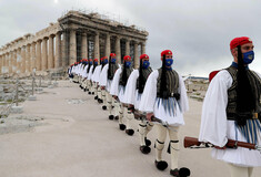 Η σκληρή αλήθεια της πανδημίας στην Ελλάδα: Πέρυσι πέθαναν 3.995 τις πρώτες 100 ημέρες, φέτος 7.148