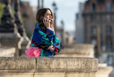 Το "Emily in Paris" επιστρέφει με περισσότερη μόδα- Τα outfits που ξεχώρισαν και το κρυφό μήνυμα στο φινάλε