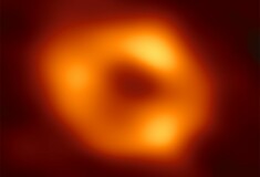 Μαύρη τρύπα στο κέντρο του γαλαξία μας φωτογραφήθηκε για πρώτη φορά