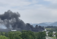 Μεγάλη φωτιά δίπλα στο αεροδρόμιο της Γενεύης- Προβλήματα στις πτήσεις