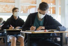 Τέλος η μάσκα στα σχολεία από 1η Ιουνίου - Παραμένει μόνο στις Πανελλήνιες 
