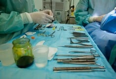 Χειρουργήθηκαν από τον ίδιο γιατρό για γαστρικό δακτύλιο και πέθαναν- Καταδικάστηκε αλλά δουλεύει ακόμη