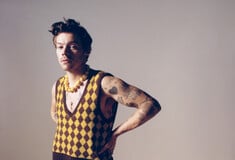 Κάτι τρέχει με τον Harry Styles