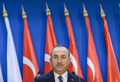 Τσαβούσογλου: Αν η Ελλάδα συνεχίσει τις παραβιάσεις, θα συζητήσουμε την κυριαρχία των ελληνικών νησιών 