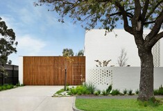 Ένα σπίτι εμπνευσμένο από την αισθητική του Palm Springs εκφράζει την πεμπτουσία της οικογενειακής ζωής