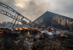 Μαριούπολη: Στην πυρά 50.000 τόνοι σιτηρών - Αλληλοκατηγορίες Μόσχας-Κιέβου για τον υπαίτιο 