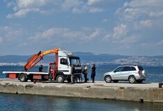 Θεσσαλονίκη: Δύο νεκροί δεμένοι με χειροπέδες σε αυτοκίνητο έπεσε στη θάλασσα 
