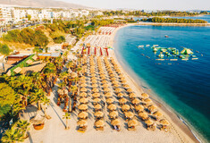 Bolivar: To beach club που έκανε την Αθήνα Ibiza