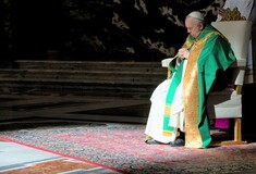 Reuters: Ο πάπας Φραγκίσκος αρνείται τις φήμες ότι σχεδιάζει να παραιτηθεί