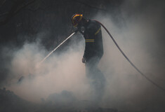 Φωτιά στο Μαρούσι - Κινητοποίηση της Πυροσβεστικής