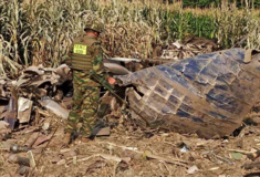 Συντριβή Antonov: Drone του στρατού «χτενίζει» την περιοχή για τα βλήματα που διασκορπίστηκαν