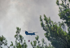 Καλύτερη η εικόνα στα πύρινα μέτωπα: Μάχη για έκτη μέρα στο δάσος της Δαδιάς, σε ύφεση σε Λέσβο και Ηλεία