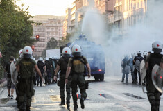 Επεισόδια στο κέντρο της Αθήνας - Στη συγκέντρωση υπέρ του απεργού πείνας Γιάννη Μιχαηλίδη 