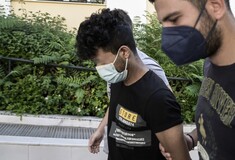 Γυναικοκτονία στο Περιστέρι: Ο δράστης ζήτησε βοήθεια φίλου μετά τον φόνο της 17χρονης – Η κατάθεσή του