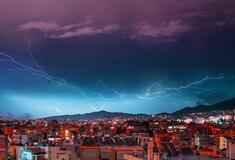 Πενθήμερο κακοκαιρίας με καταιγίδες – Προειδοποιήσεις για μπουρίνια και φωτιές από πτώσεις κεραυνών