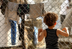 Ανησυχία ΟΗΕ για τους 40 πρόσφυγες σε νησίδα του Έβρου - «Εκτός ελληνικής επικράτειας το συμβάν» απαντά ο Μηταράκης 