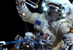 Κοσμοναύτης διέκοψε τον διαστημικό περίπατο όταν έπεσε απότομα η ένδειξη της μπαταρίας στη στολή του