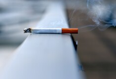 Το κάπνισμα κι άλλοι παράγοντες κινδύνου προκαλούν (σχεδόν) τους μισούς θανάτους από καρκίνο παγκοσμίως