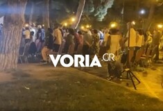 Θεσσαλονίκη: Τελετές εξορκισμού στην Αριστοτέλους- Έστησαν υπαίθρια «εκκλησία» και φώναζαν «Get out»