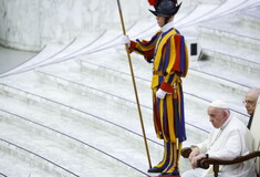 Πάπας Φραγκίσκος: «Ζούμε έναν ολικό τρίτο παγκόσμιο πόλεμο - Η Ιστορία παρουσιάζει σημάδια οπισθοδρόμησης»