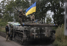 Ουκρανοί στρατιώτες σε τανκ