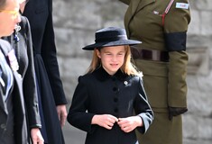 To κόσμημα που φόρεσε η 7χρονη πριγκίπισσα Σάρλοτ αποτίει φόρο τιμής στη βασίλισσα Ελισάβετ