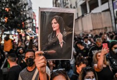 O θάνατος της Μαχσά Αμινί στο Ιράν προκαλεί μια ανέλπιστη αντίσταση