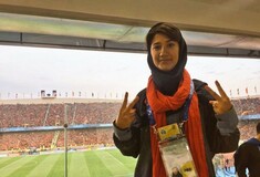 Ιράν: Συνελήφθη δημοσιογράφος που συνέβαλε στην αποκάλυψη του θανάτου της Μαχσά Αμινί