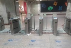 Βανδαλισμός του σταθμού του μετρό «Συγγρού – Φιξ» από ομάδα 15 ατόμων