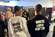 Ο Κάνιε Γουέστ φόρεσε μπλούζα «White Lives Matter» και χαρακτήρισε απάτη το κίνημα BLM
