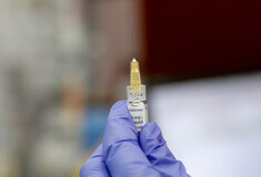 Πλεύρης: Διαγράφεται το πρόστιμο για τους ανεμβολίαστους άνω των 60 που εμβολιάστηκαν 