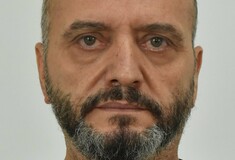 Κολωνός: «Η γυναίκα του 53χρονου αποπειράθηκε να δωροδοκίσει την οικογένεια», καταγγέλλει η γιαγιά του κοριτσιού