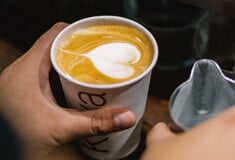 Kaya: Στο espresso bar που πριν από δέκα χρόνια έμαθε την Αθήνα να πίνει καλό καφέ 