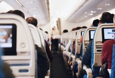 Αεροπορική έστησε λοταρία με πλούσια δώρα για να πείσει τους επιβάτες να κάτσουν στις μεσαίες θέσεις