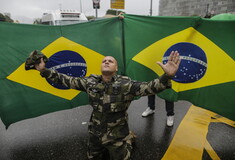 Οι υποστηρικτές του Μπολσονάρου καλούν σε παρέμβαση του στρατού μετά τη νίκη του Λούλα
