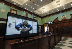 Ο Αλεξέι Ναβάλνι καλεί τους Ρώσους φυλακισμένους να αγωνιστούν για άνετες καρέκλες