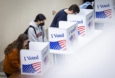 Ενδιάμεσες εκλογές στις ΗΠΑ: O πληθωρισμός έκρινε τις ψήφους- Τι δείχνουν τα exit polls
