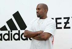 Η Adidas θα συνεχίσει να πουλά τα παπούτσια του Κάνιε Γουέστ, χωρίς το εμπορικό σήμα Yeezy