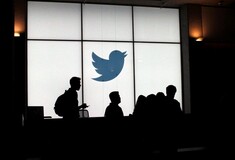 Το Twitter «κλείνει γραφεία», απαραίτητοι παραιτούνται και ο Μασκ υποχωρεί για την τηλεργασία