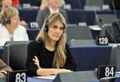 Εύα Καϊλή: Αναστέλλονται όλες οι αρμοδιότητές της στο Ευρωκοινοβούλιο