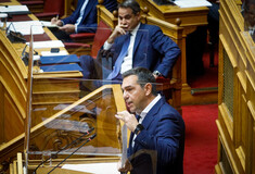 Ο Αλέξης Τσίπρας και ο Κυριάκος Μητσοτάκης στη Βουλή