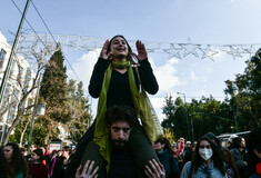Μαζική πορεία στο κέντρο της Αθήνας από ηθοποιούς και σπουδαστές καλλιτεχνικών σχολών 