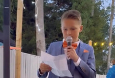 12χρονος σε ομιλία γάμου της μητέρας του