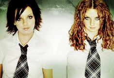 "All the Things She Said": To τραγούδι των (ομοφοβικών) t.A.T.u. γίνεται 20 χρονών – και εξακολουθεί να συζητιέται