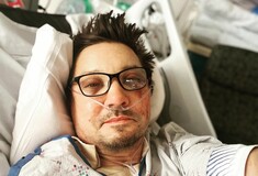 Τζέρεμι Ρένερ: Έσπασε πάνω από 30 οστά στο ατύχημα με το εκχιονιστικό - «Τα κόκκαλα δυναμώνουν, όπως και η αγάπη»