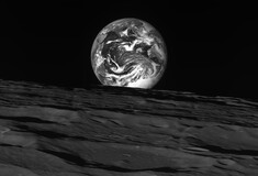 Εντυπωσιακό: Ασπρόμαυρες φωτογραφίες της Γης από την Σελήνη